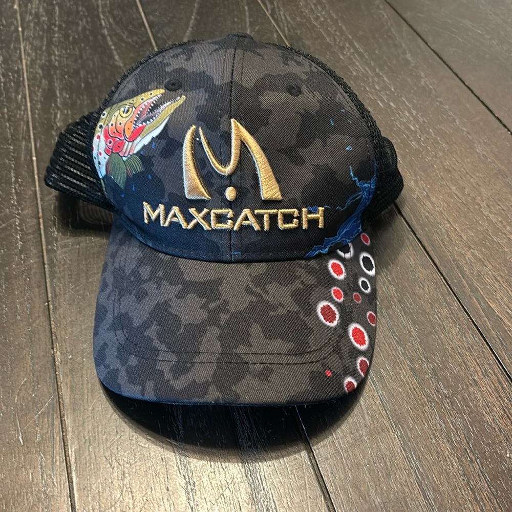 Maxcatch fishing hat with adjustable back